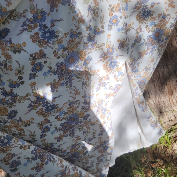 Abercrombie & Fitch | White Floral Dress | Large Petite - Picture 10 of 11